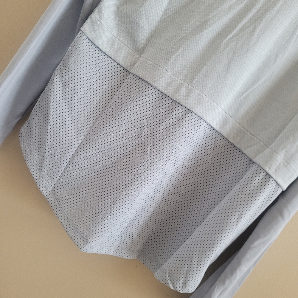 Under Armour | Girls Heatgear New Gray Loose Long Sleeve Top - Picture 4 of 10